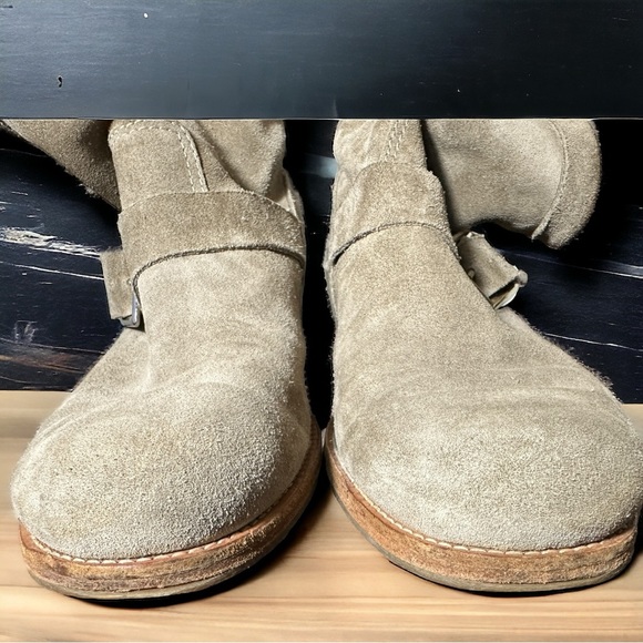 JIMMY CHOO SANDY BEIGE SUEDE BUCKL;ED DETAIL BIKER ANKLE SLOUCHY BOOTS (SZ 41) - Picture 5 of 15